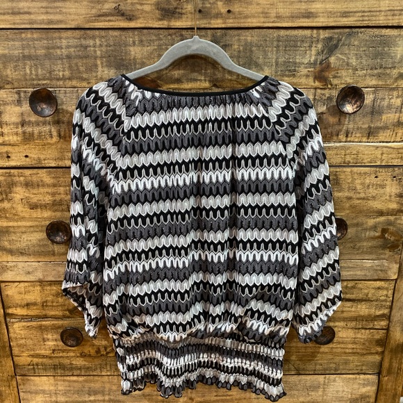 Roz & Ali‎ Shirt - Picture 2 of 5